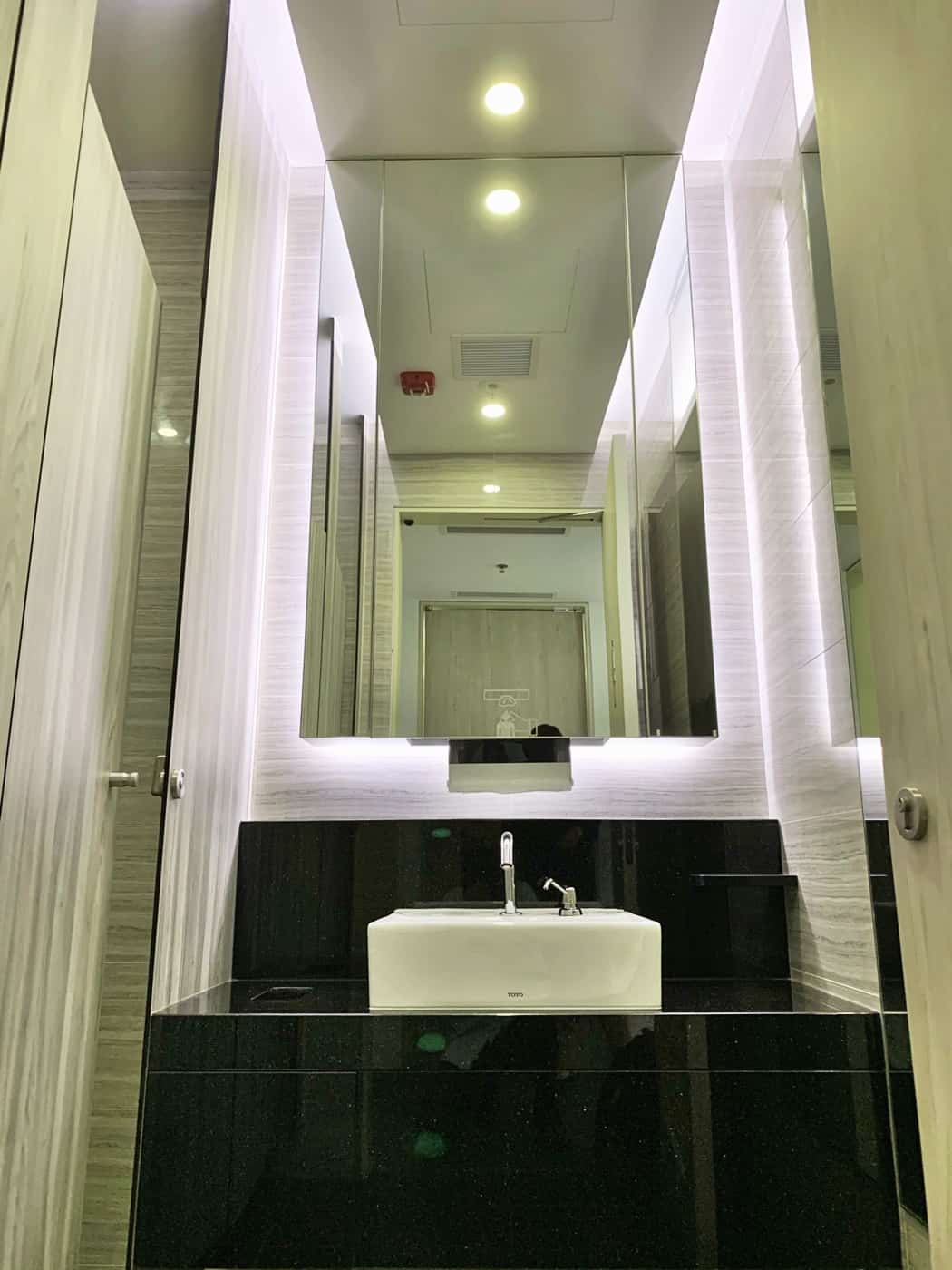 55 Market St washroom