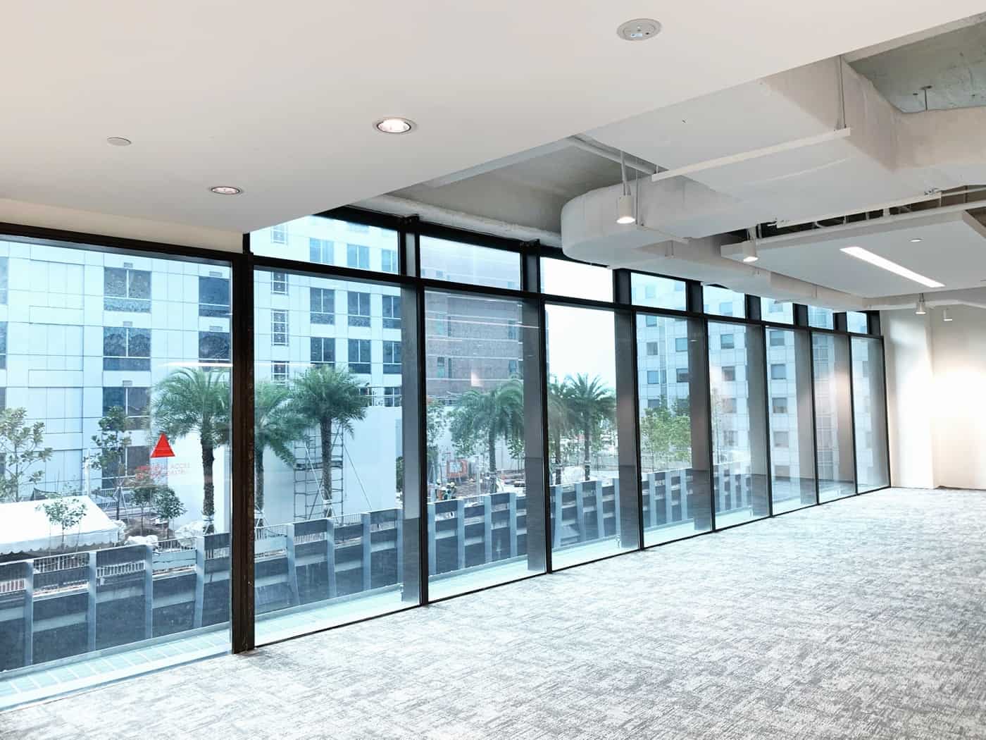 Full Height windows - 55 Market St
